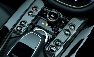 Aston Martin DBX 707 19