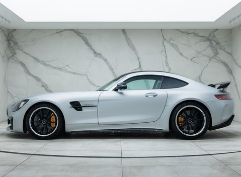 Mercedes-Benz AMG GT R 5