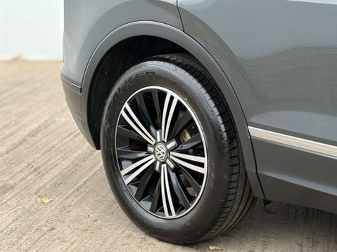 Volkswagen Tiguan 2.0 Tiguan SE Nav TDI BlueMotion Technology 5dr 8