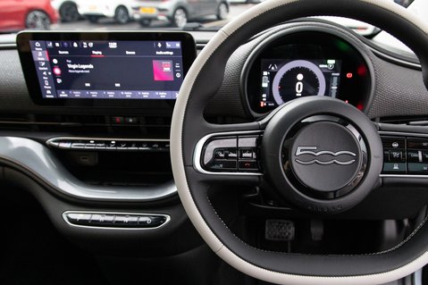 Fiat 500e LA PRIMA 21