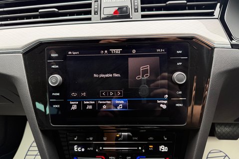 Volkswagen Passat GTE DSG - VAT Q - 1 OWNER - PLUG IN HYBRID - 3 IN STOCK 51