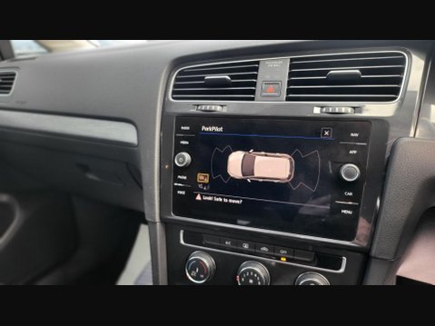 Volkswagen Golf SE NAVIGATION TSI BLUEMOTION TECHNOLOGY 32