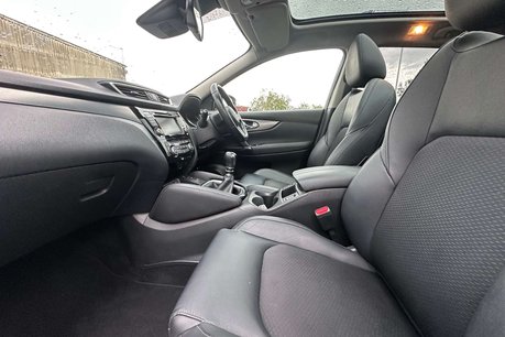 Nissan Qashqai 1.3 DIG-T Tekna SUV 5dr Petrol Manual Euro 6 (s/s) (140 ps) 23