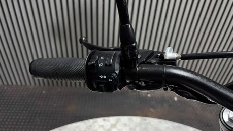 Yamaha XSR700 700 XTRIBUTE 2020 ONLY 5K AKRAPOVIC EXHAUST MODERN RETRO A2 37