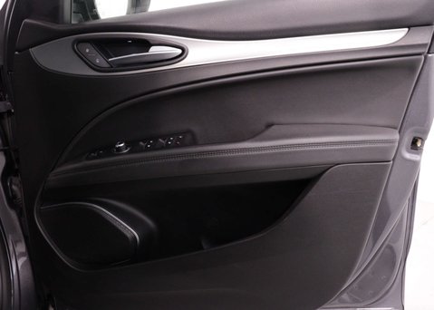 Alfa Romeo Stelvio 2.0 Stelvio Sprint TB AWD Auto 4WD 5dr 37