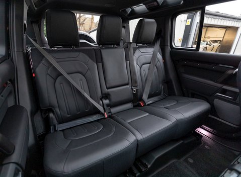 Land Rover Defender 110 X P400 14