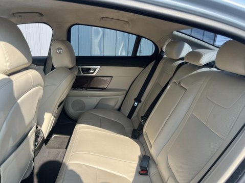 Jaguar XF 3.0d S V6 Portfolio Auto Euro 5 (s/s) 4dr 38