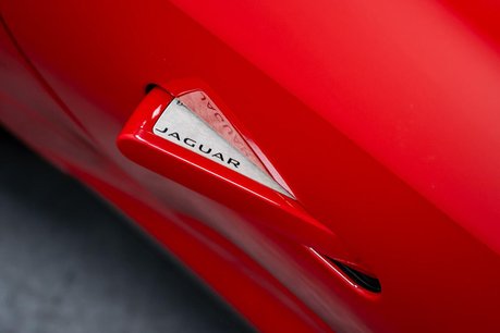 Jaguar F-Type 2.0i GPF R-Dynamic Coupe 2dr Petrol Auto Euro 6 (s/s) (300 ps) 35