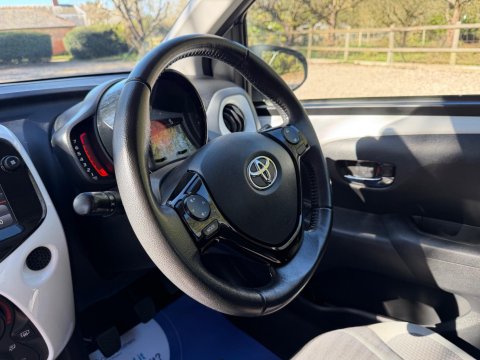 Toyota Aygo 1.0 VVT-i x-play Euro 6 5dr 24