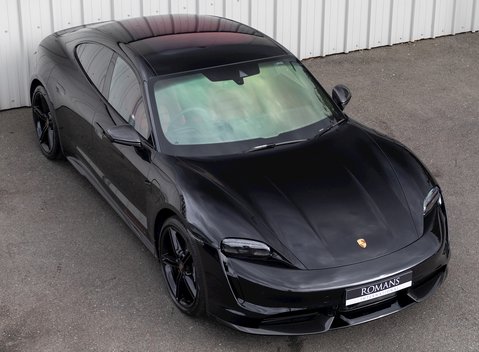 Porsche Taycan Turbo S 8