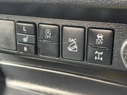 Toyota Hilux Invincible 4WD D-4D Double Cab Pickup 25