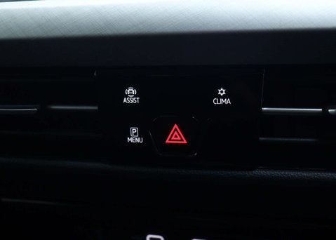 Volkswagen Golf 1.0 eTSI MHEV Life Hatchback 5dr Petrol Hybrid DSG Euro 6 (s/s) (110 ps) 32