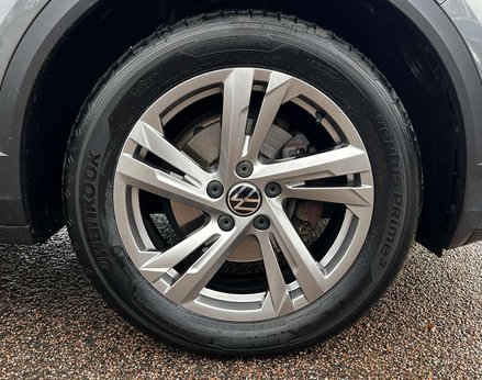Volkswagen T-Roc 1.5 T-Roc R-Line TSI Semi-Auto 5dr 15
