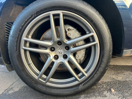 Porsche Macan S PDK 16