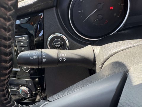 Nissan Qashqai 1.3 Qashqai N-Connecta DiG-T 5dr 53