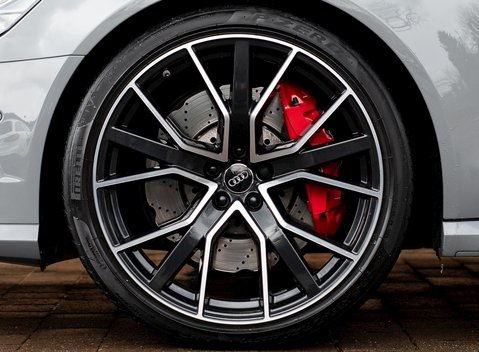 Audi RS6 Avant Performance 10