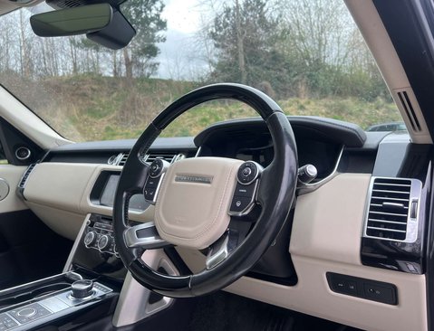 Land Rover Range Rover 3.0 Range Rover Vogue TDV6 Auto 4WD 5dr 14