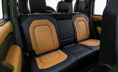 Land Rover Defender 110 X P400 13