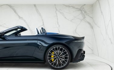 Aston Martin V8 Vantage Roadster 24