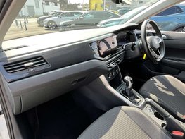 Volkswagen Polo 1.0 Polo Life TSi Semi-Auto 5dr 17