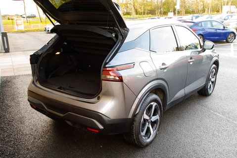 Nissan Qashqai DIG-T N-CONNECTA MHEV 38