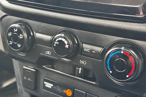 Isuzu D-Max Utility 1.9 TD Single Cab Dropside Truck 15