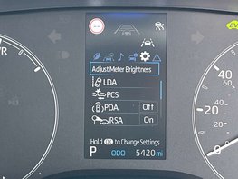 Toyota Yaris ICON HEV CVT 32