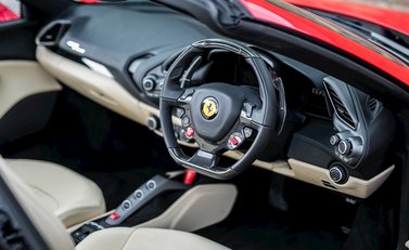 Ferrari 488 Spider 13