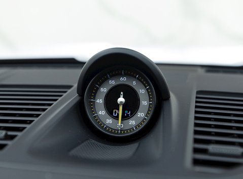 Porsche 911 (992) GT3 Touring 15