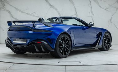 Aston Martin V12 Vantage ROADSTER 9