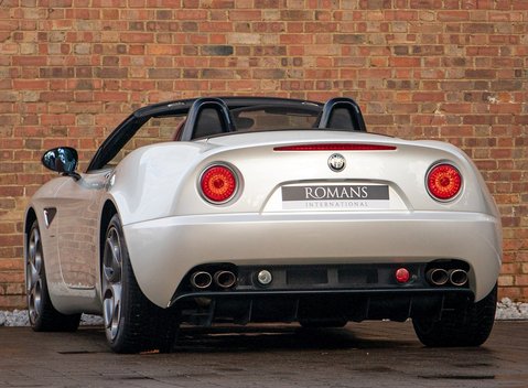 Alfa Romeo 8C Spider 3