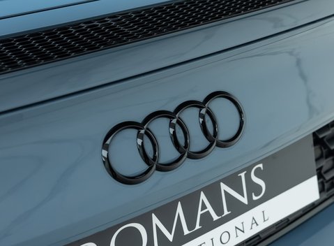 Audi R8 V10 PERFORMANCE CARBON BLACK 30