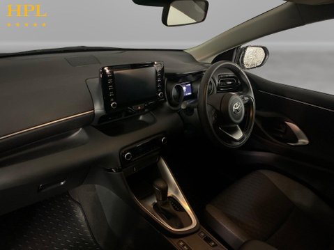 Toyota Yaris 1.5 VVT-h Design Hatchback 5dr Petrol Hybrid E-CVT Euro 6 (s/s) (116 ps) 14