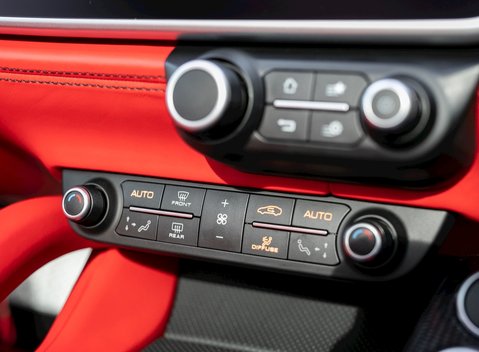 Ferrari GTC4 Lusso 18