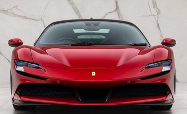 Ferrari SF90 Stradale 4