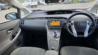 Toyota Prius 1.8 VVT-h T Spirit Hatchback 5dr Petrol Hybrid CVT Euro 5 (s/s) (136 ps) 17