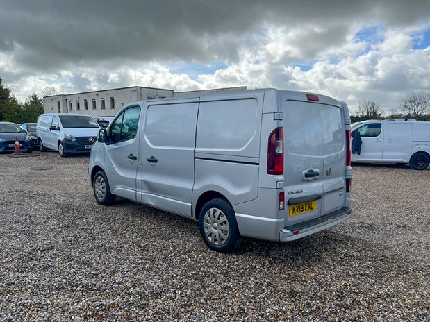 Vauxhall Vivaro SWB Low Roof Sportive 2700 Air Con Sensors Euro 6 NO VAT 8