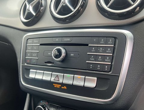 Mercedes-Benz CLA Class 2.1 CLA 220 WhiteArt D Auto 5dr 20