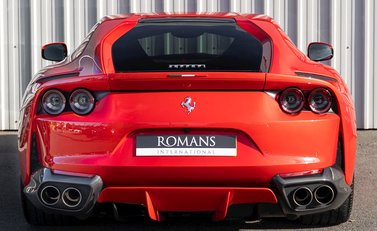 Ferrari 812 Superfast 5