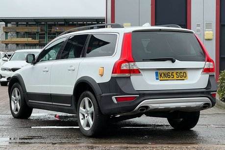 Volvo XC70 2.4 D5 SE Lux Estate 5dr Diesel Auto AWD Euro 6 (s/s) (220 ps) 10