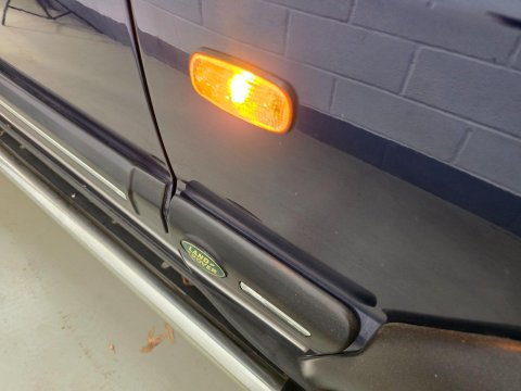 Land Rover Discovery 2.5 TD5 ES Premium Station Wagon 5dr Diesel Automatic (7 Seats) (284 g/km, 49