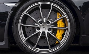 Porsche Cayman GT4 (718) 10