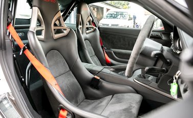 Porsche 911 GT3 RS 4.0 (997) 12