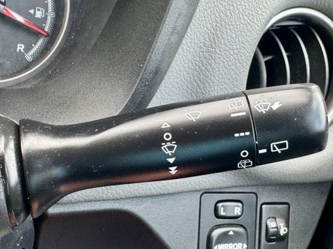 Toyota Yaris VVT-I ICON 25