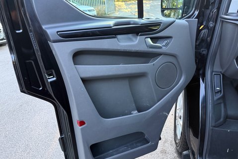 Ford Transit Custom 280 LIMITED ECOBLUE - NO VAT - 1 OWNER—FULL SERVICE HISTORY -APPLE CARPLAY  21