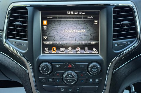 Jeep Grand Cherokee V6 CRD OVERLAND -2 OWNERS -8 SERVICES -PAN ROOF - HUGE SPEC 45