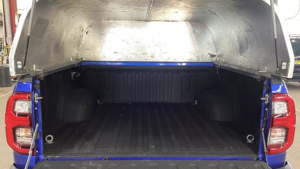 Toyota Hilux Invincible X | Auto | 2.8 LT | Double Cab | Sensors | EURO 6 | NO VAT 5