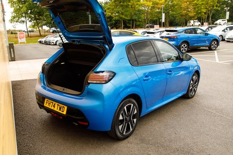 Peugeot 208 PURETECH ALLURE S/S 37