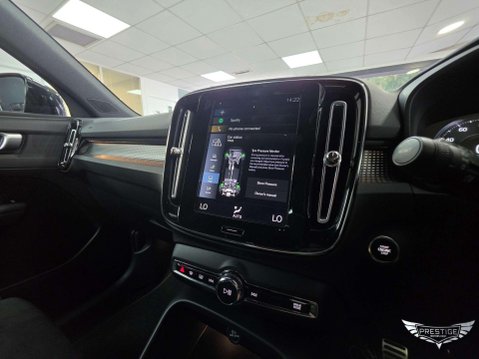 Volvo XC40 1.5 T3 R-Design Euro 6 (s/s) 5dr 79