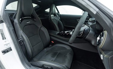 Mercedes-Benz AMG GT R Premium 9